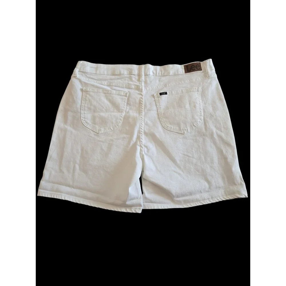 Lee Women’s White Mid Rise Cuffed Shorts – Plus Size 20M – Waist 40" - Picture 4 of 7